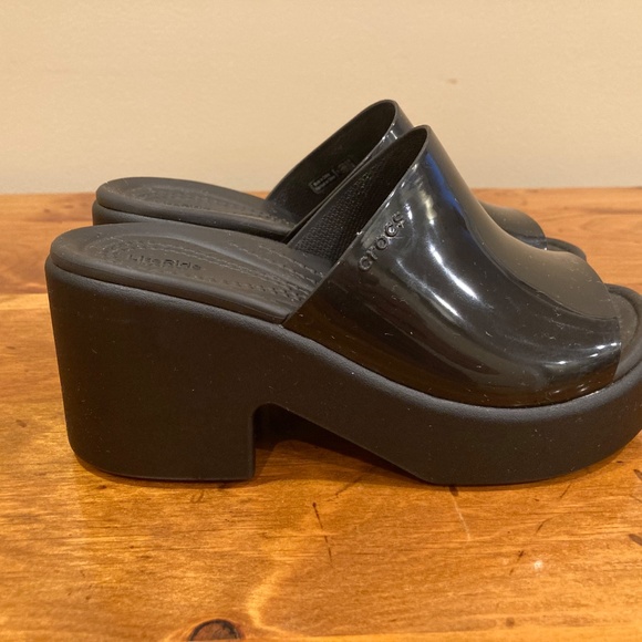 crocs black healed slides NWOT  Size w4 - Picture 3 of 5
